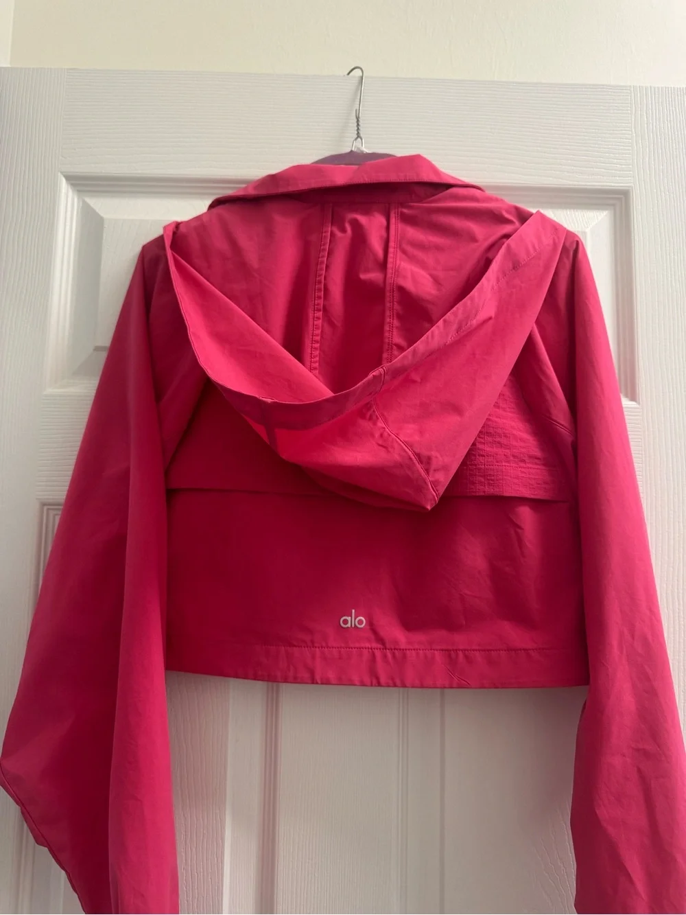 ALO Yoga Cropped Zip Utility Jacket in Berry Pink